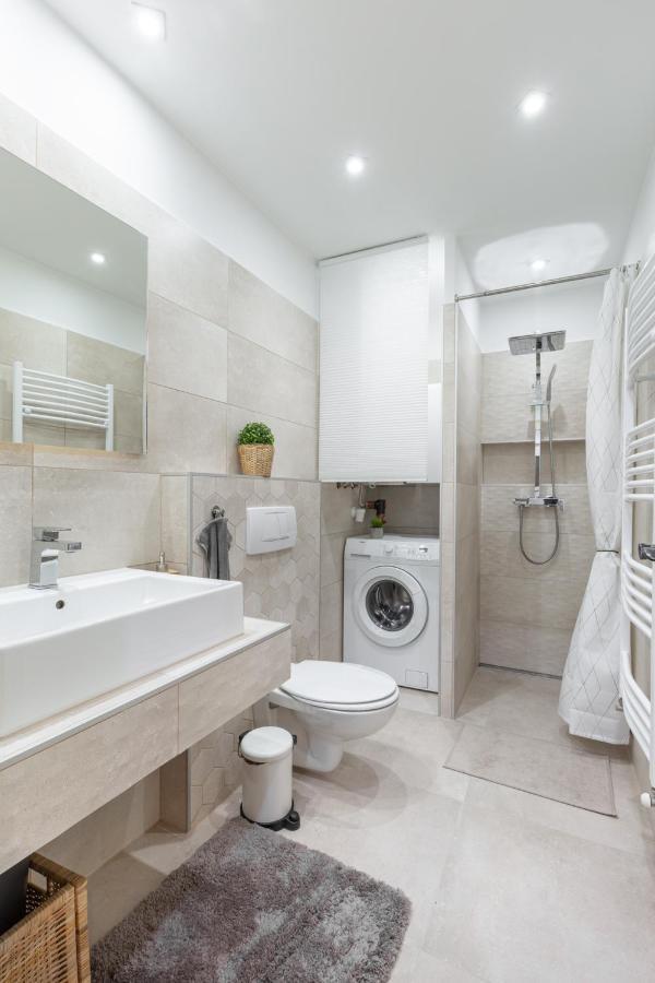 L10 Dolce Vita Apartment บูดาเปสต์ ภายนอก รูปภาพ